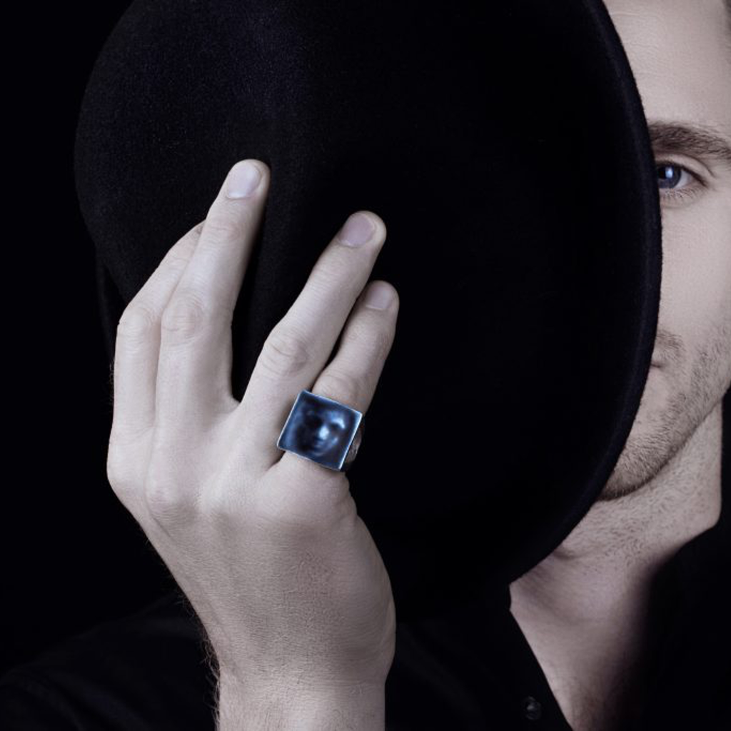 Model wearing Linn Sigrid Bratland  - Silver Maskerade Designer Ring Editorial on IndieFaves